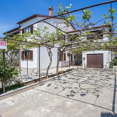 شقة Porec Accommodation