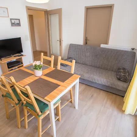 アパート Porec Accommodation ポレッチ