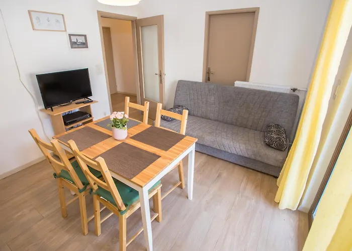 アパート Porec Accommodation ポレッチ